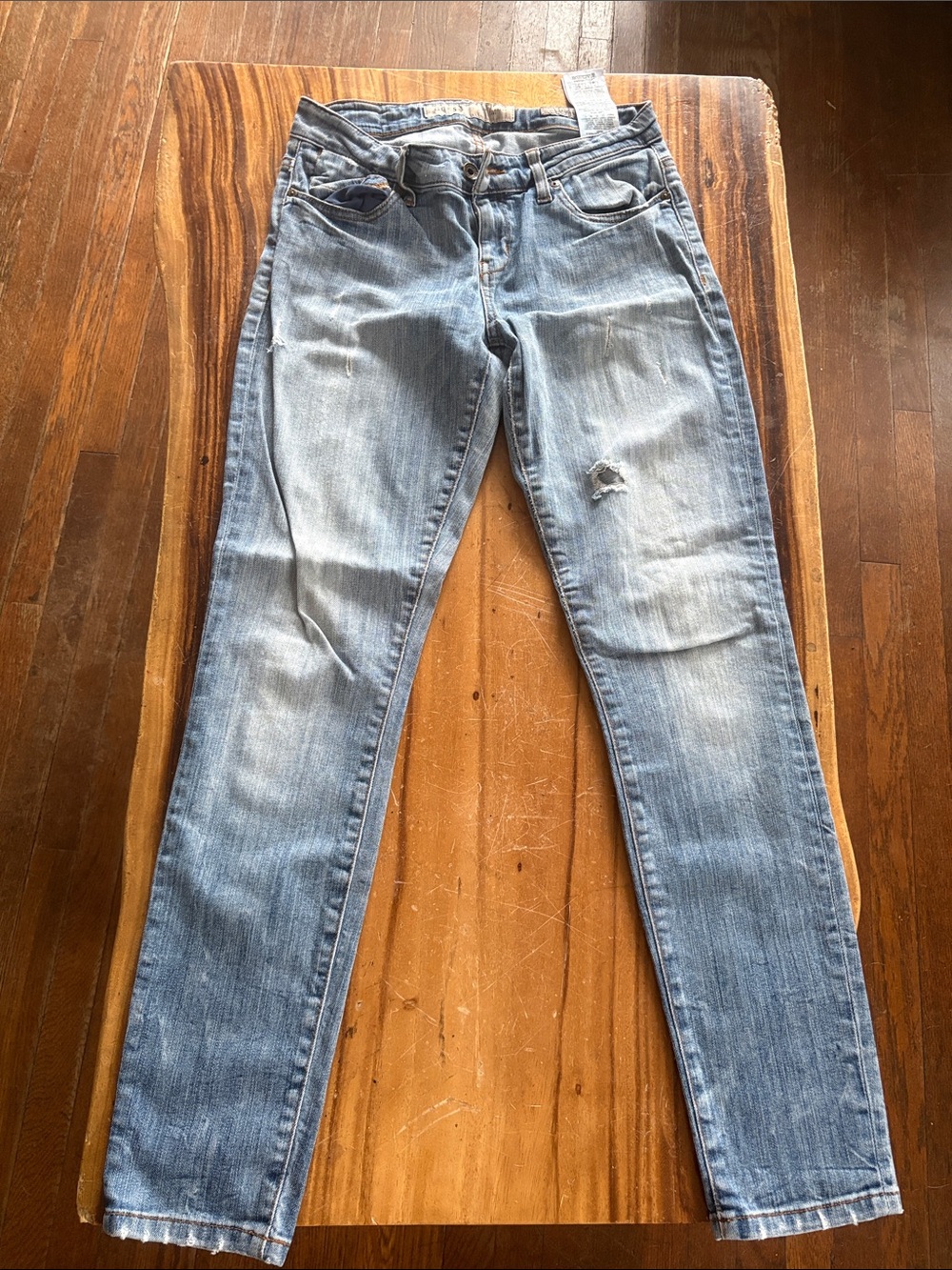 GUESS Skinny leg jeans size 27